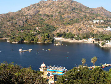 tourist palace in Mount Abu